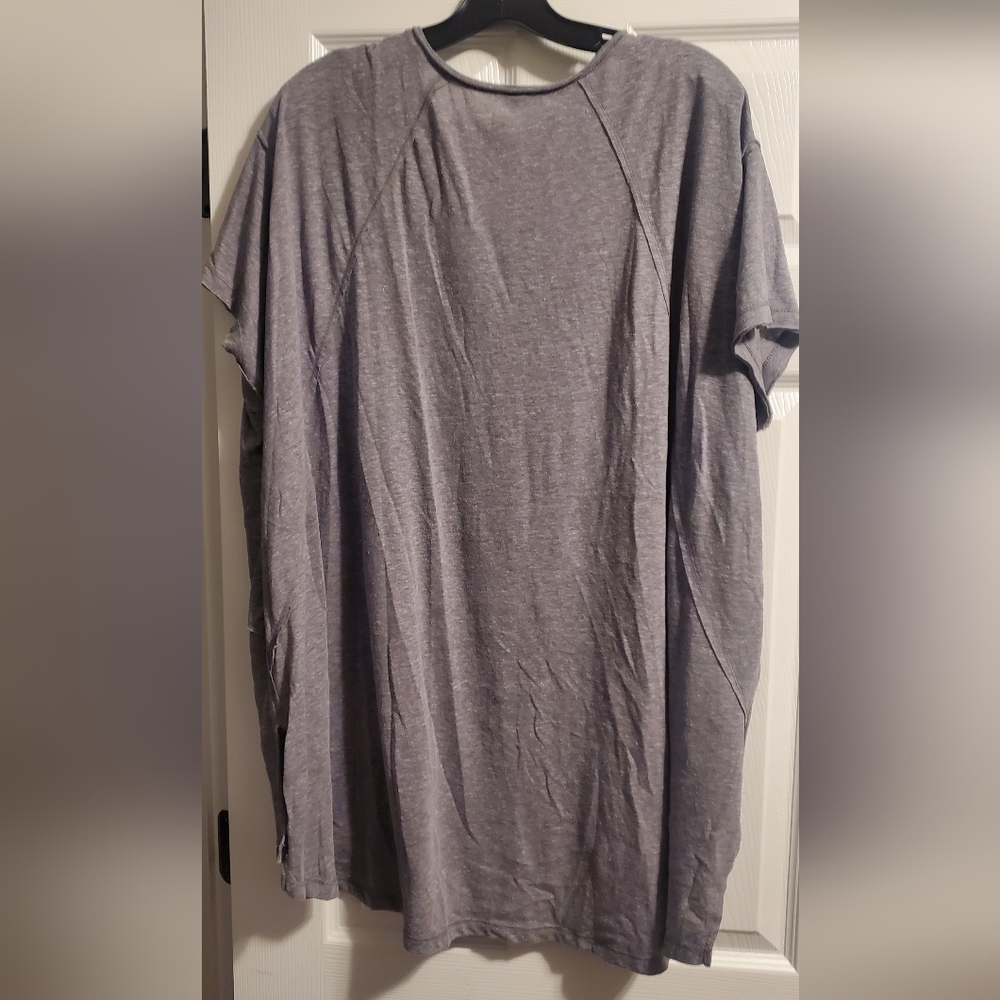 Flowy City T-shirt - Picture 6 of 7